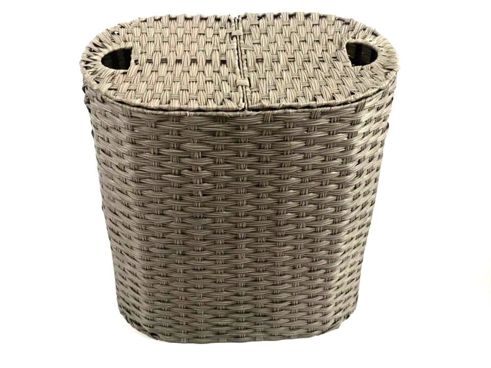 Exquisite Oval PE Resin Woven Laundry Hamper with Cut-out Handles on Trunk and Lid